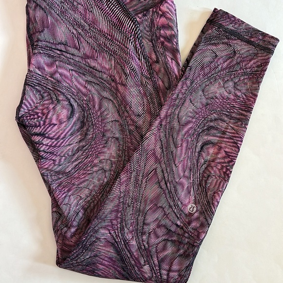 Lululemon Pink Purple Pattern Leggings
Athletic Tights 
Size 10 - Picture 11 of 13